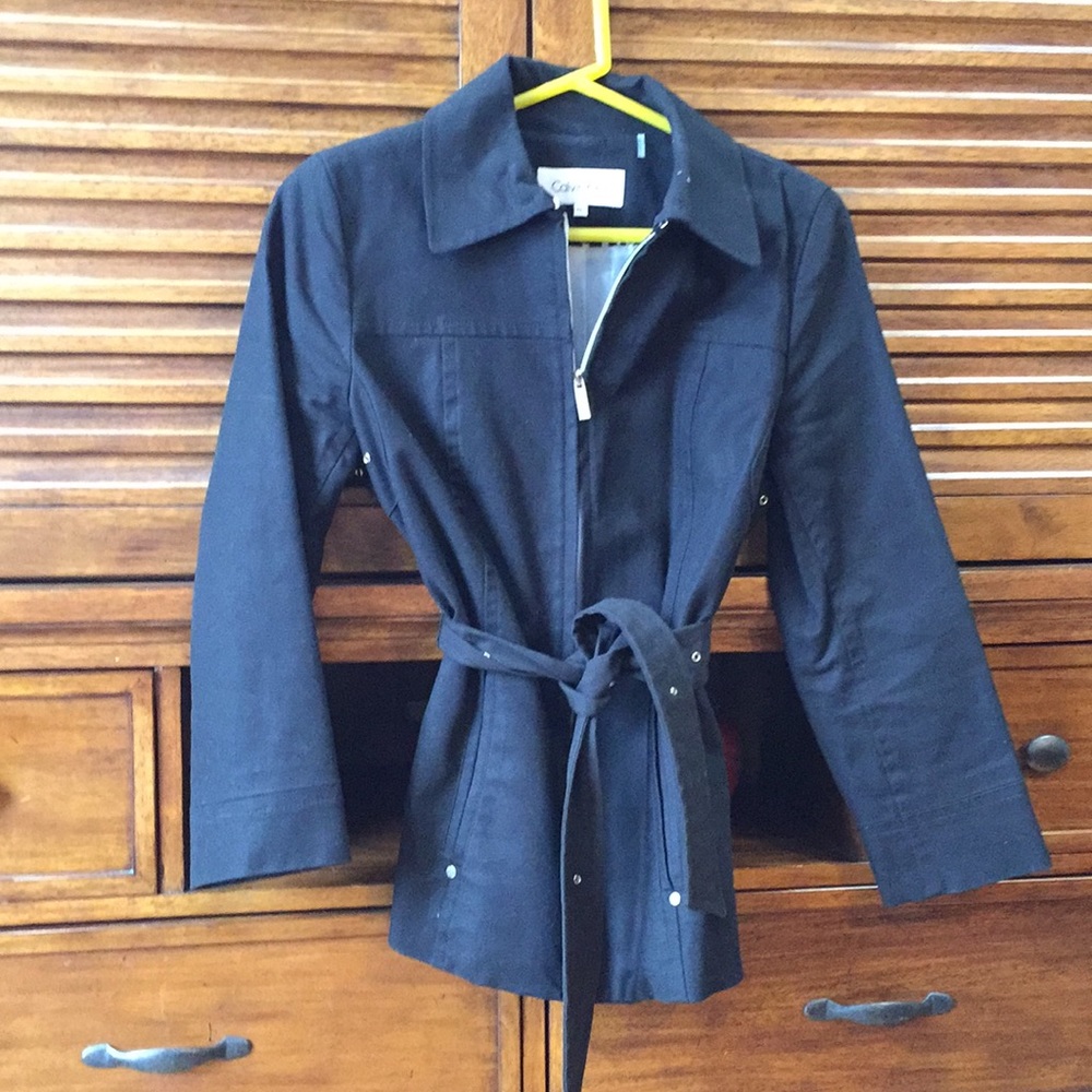 Short black lightweight coat